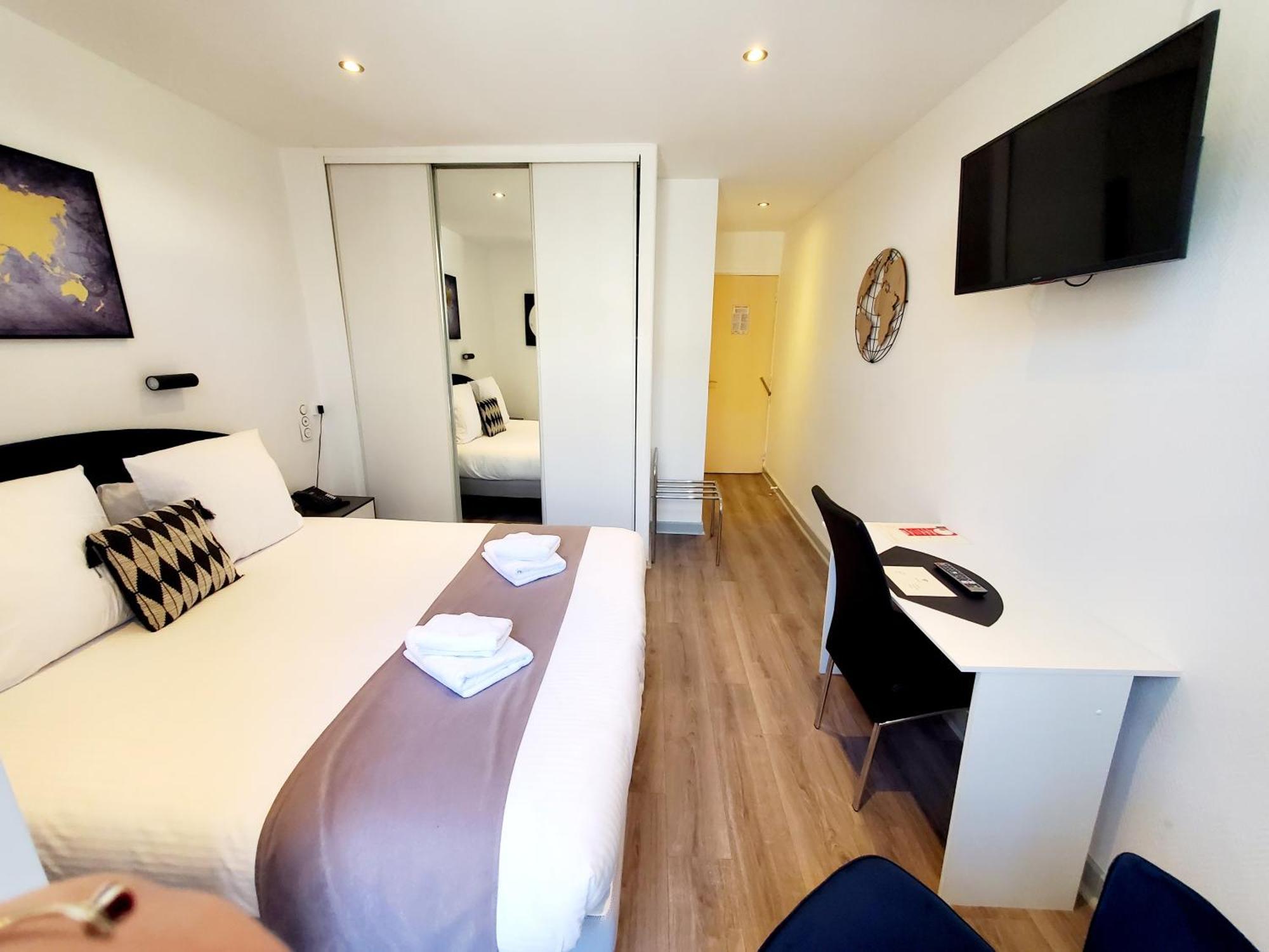 Logis Belle Etoile Hotel